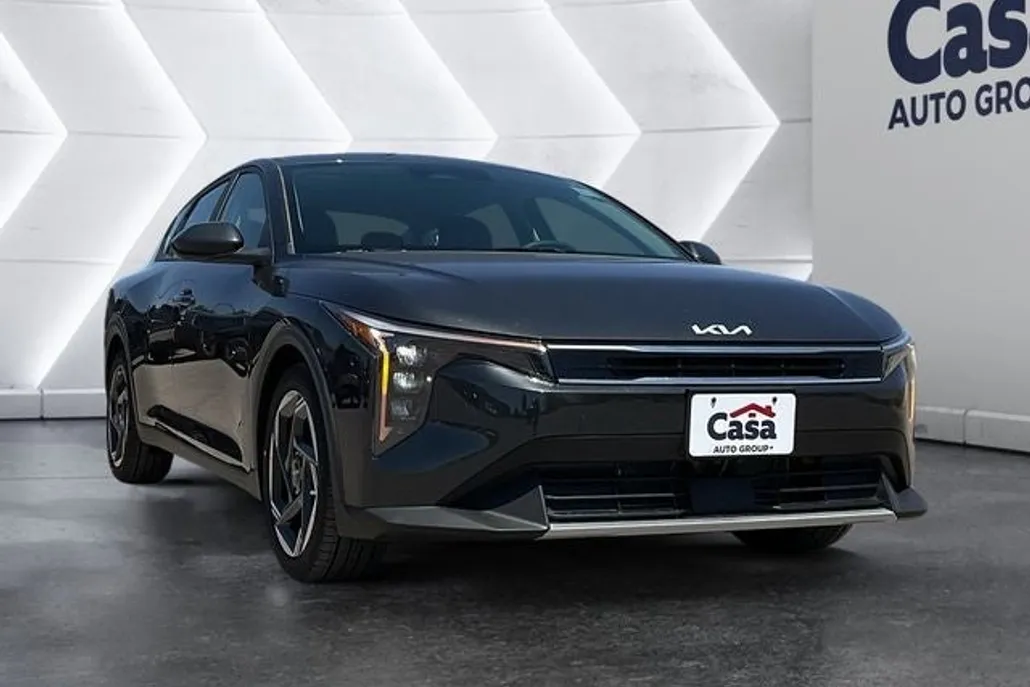 2025 Kia K4 EX photo 1