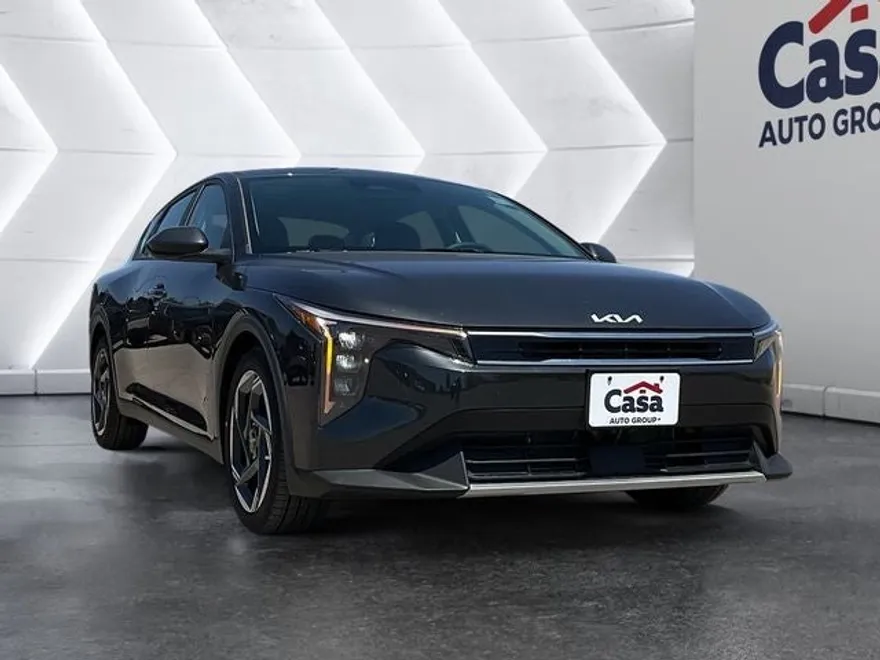 2025 Kia K4 EX photo 1
