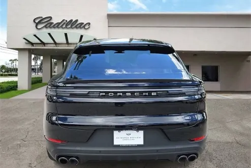 2024 Porsche Cayenne Base photo 3