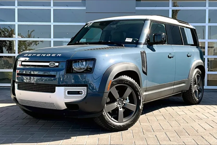 2025 Land Rover Defender 110 S photo 1