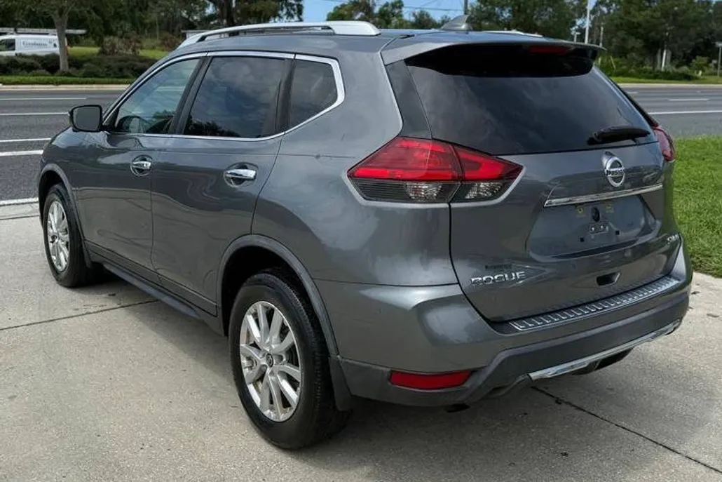 2017 Nissan Rogue S photo 1
