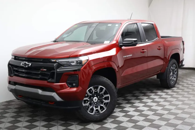 2025 Chevrolet Colorado Z71 photo 1