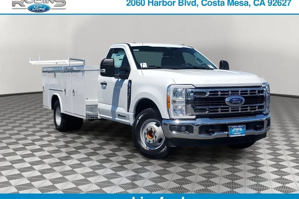 2025 Ford F-350 photo 1