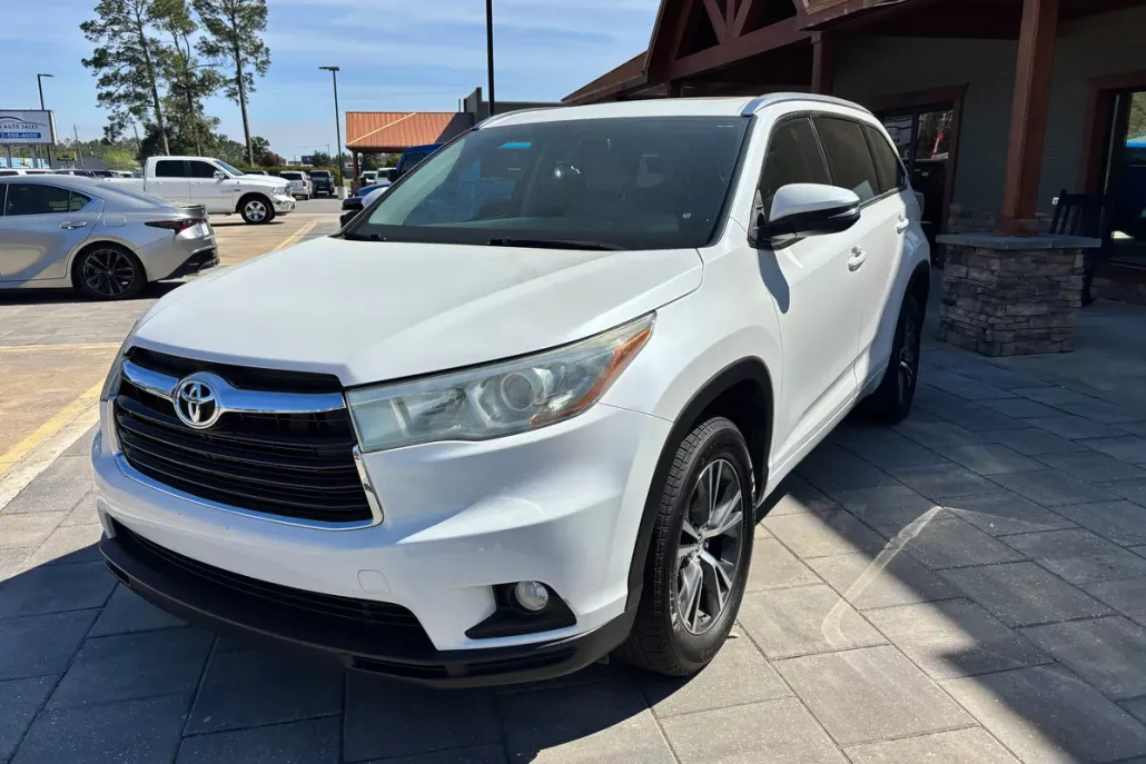 2016 Toyota Highlander XLE photo 1