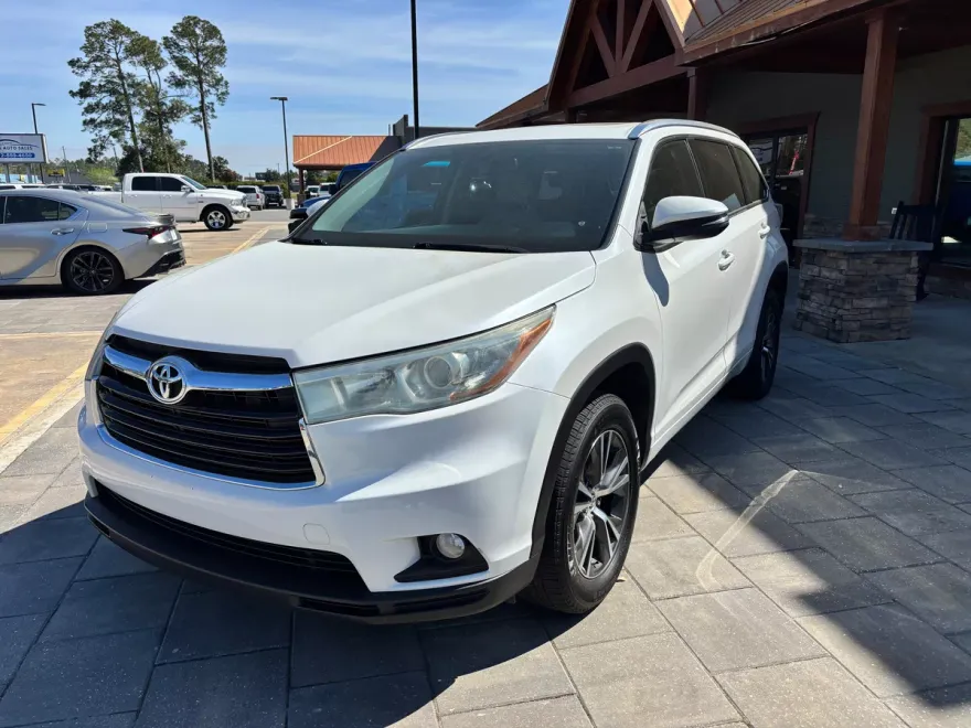 2016 Toyota Highlander XLE photo 1
