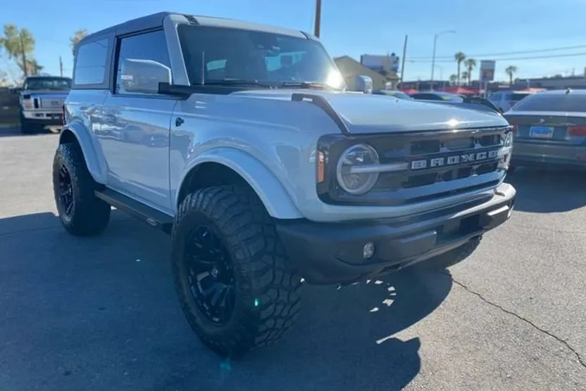 2021 Ford Bronco Outer Banks photo 1