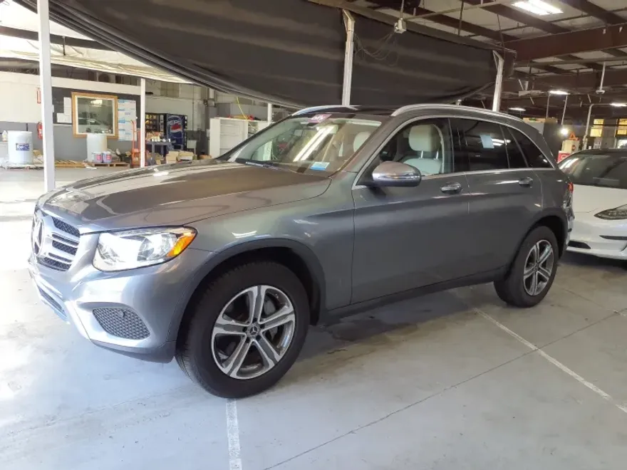 2018 Mercedes Benz GLC 300 photo 1