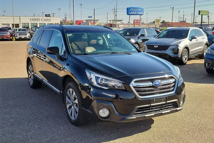 2018 Subaru Outback Touring photo 1