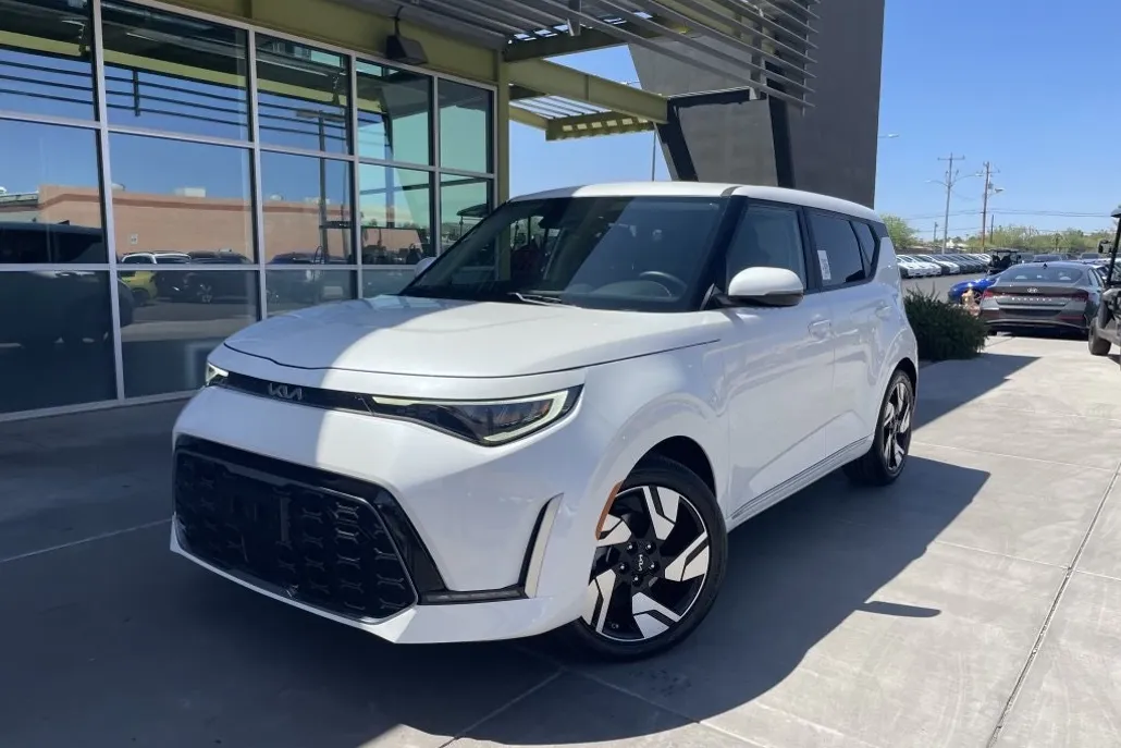 2024 Kia Soul GT-Line photo 1