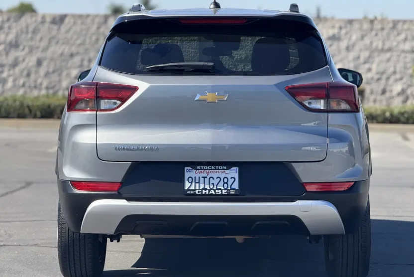 2023 Chevrolet Trailblazer LT photo 1