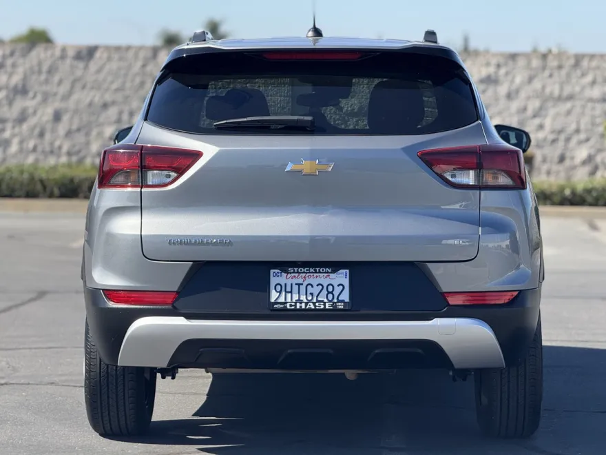 2023 Chevrolet Trailblazer LT photo 1