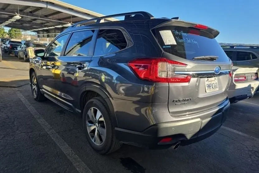 2024 Subaru Ascent Premium photo 1