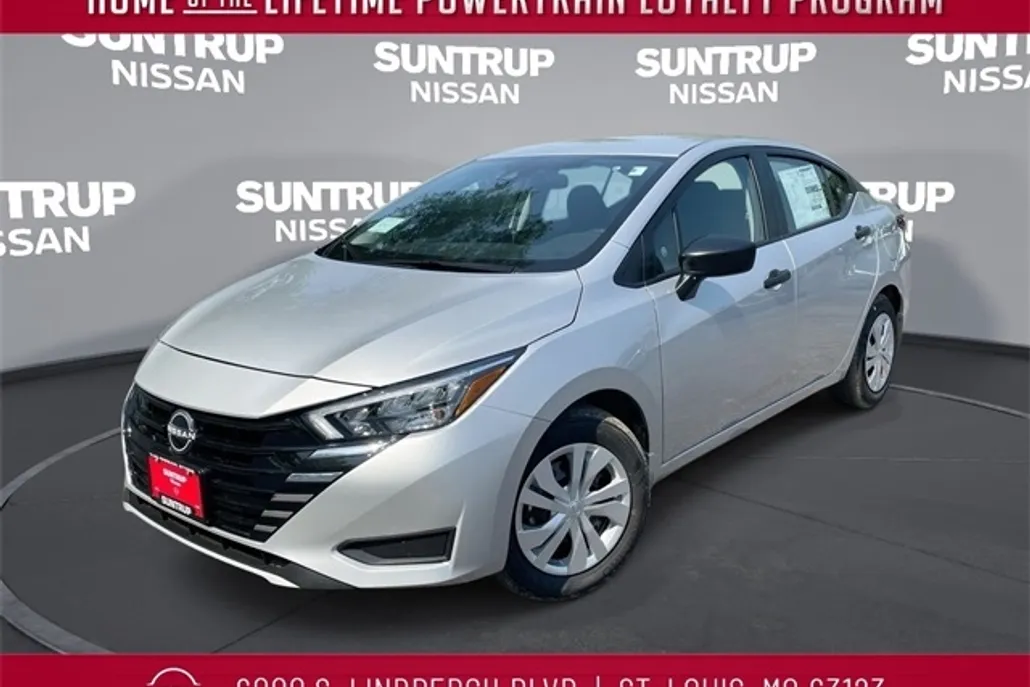 2025 Nissan Versa 1.6 S photo 1