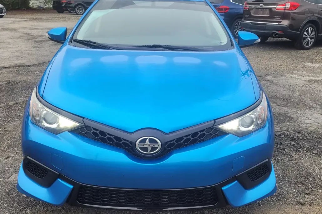 2016 Scion iM Base photo 1