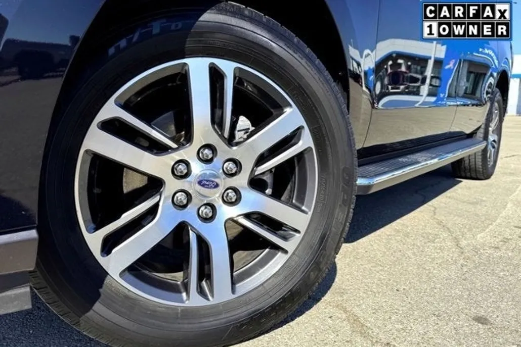 2023 Ford Expedition MAX Limited photo 1