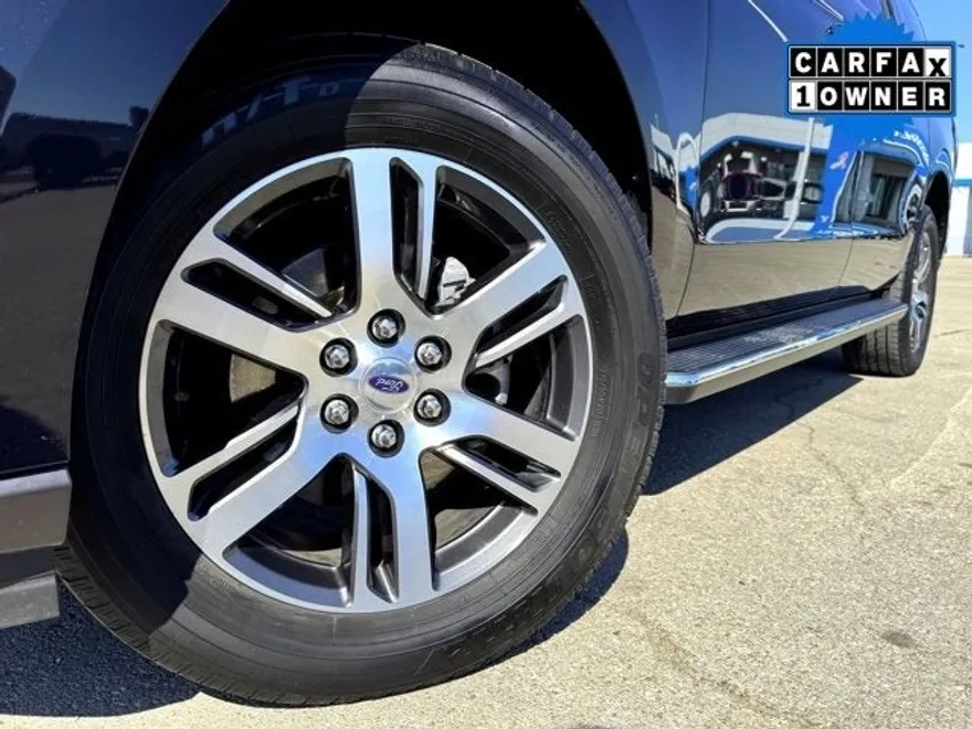2023 Ford Expedition MAX Limited photo 1