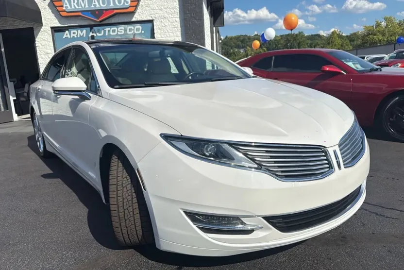 2015 Lincoln MKZ photo 1