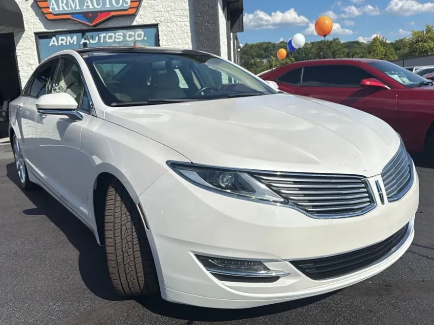 2015 Lincoln MKZ photo 1