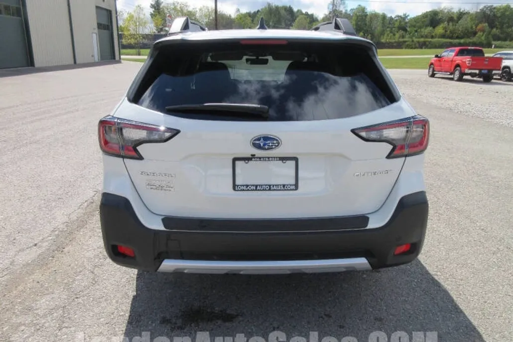 2025 Subaru Outback Limited photo 1