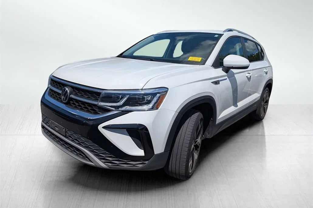 2022 Volkswagen Taos SEL photo 1