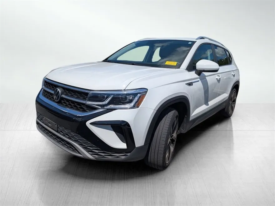 2022 Volkswagen Taos SEL photo 1