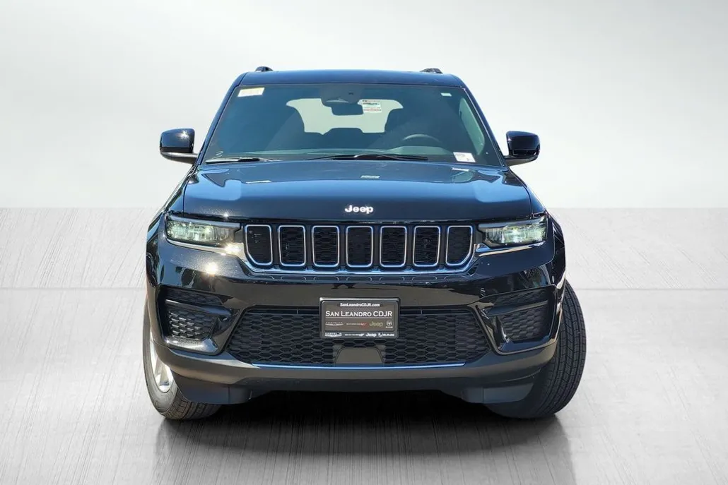 2025 Jeep Grand Cherokee Laredo X photo 1