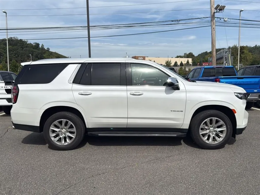 2022 Chevrolet Tahoe Premier photo 1