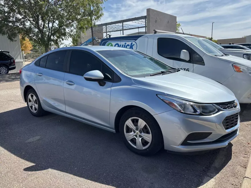 2018 Chevrolet Cruze LS photo 1