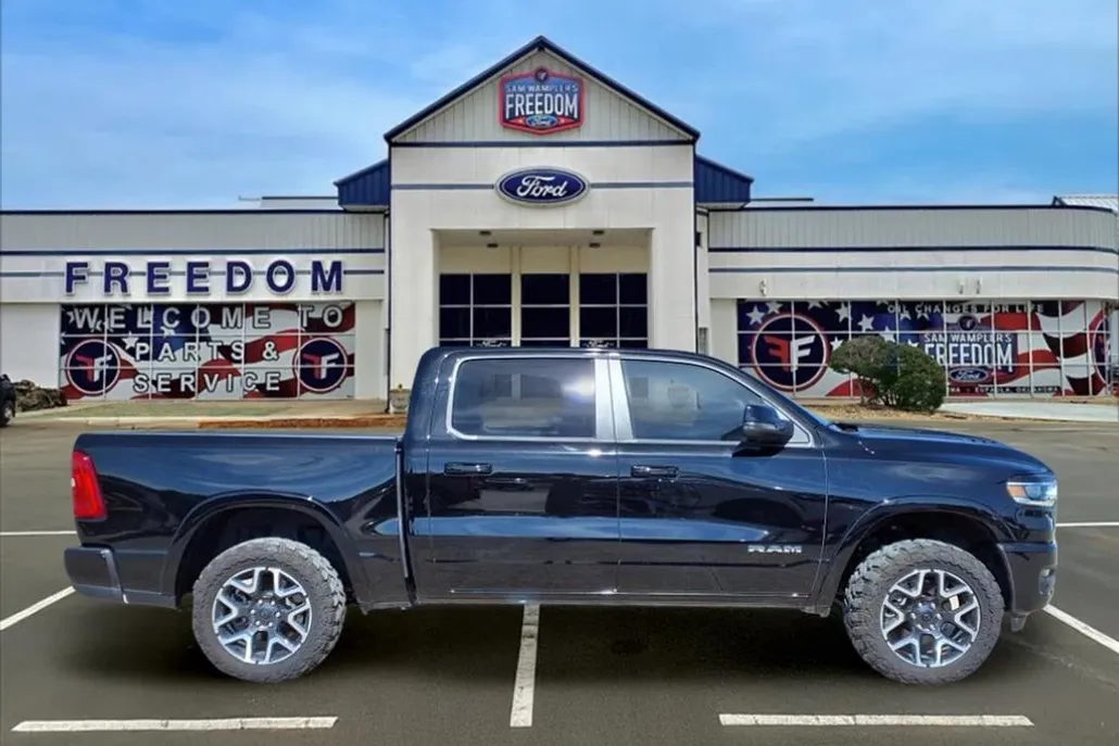2025 Ram 1500 Laramie photo 1