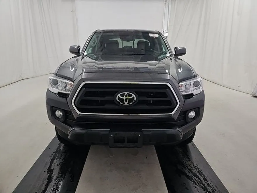 2023 Toyota Tacoma SR5 photo 1
