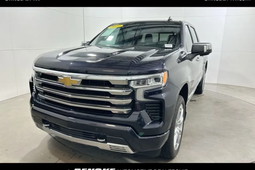 2023 Chevrolet Silverado 1500 High Country photo 1