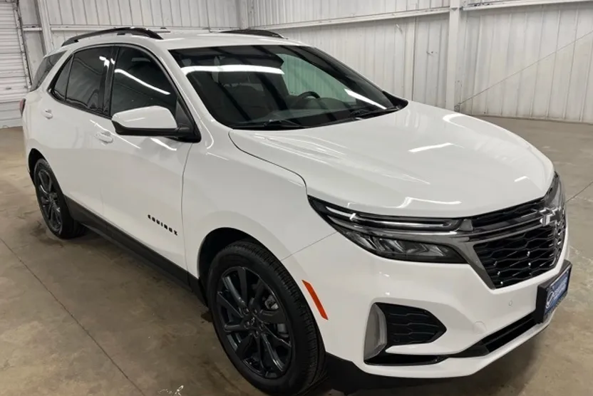 2023 Chevrolet Equinox RS photo 1