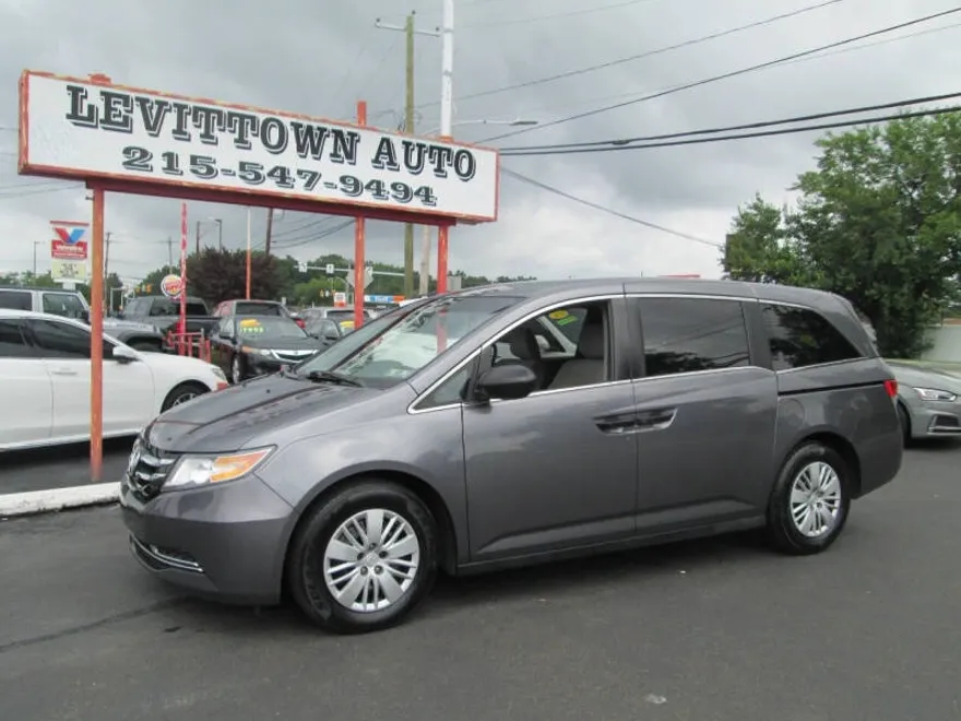 2014 Honda Odyssey LX photo 1