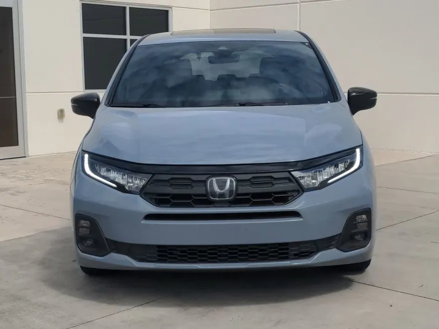 2025 Honda Odyssey photo 1
