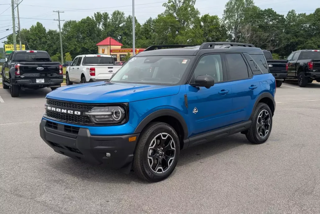 2025 Ford Bronco Sport Outer Banks photo 1