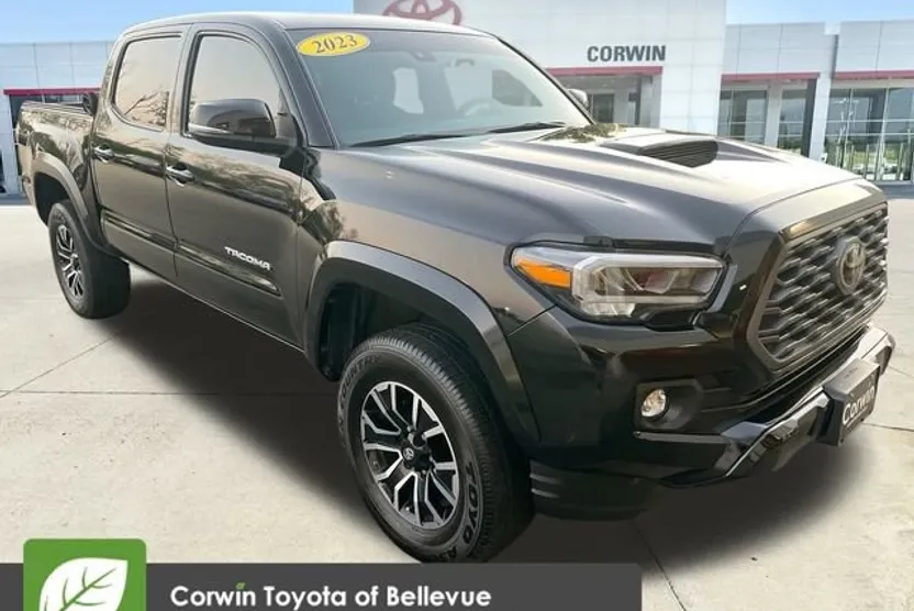 2023 Toyota Tacoma TRD Sport photo 1