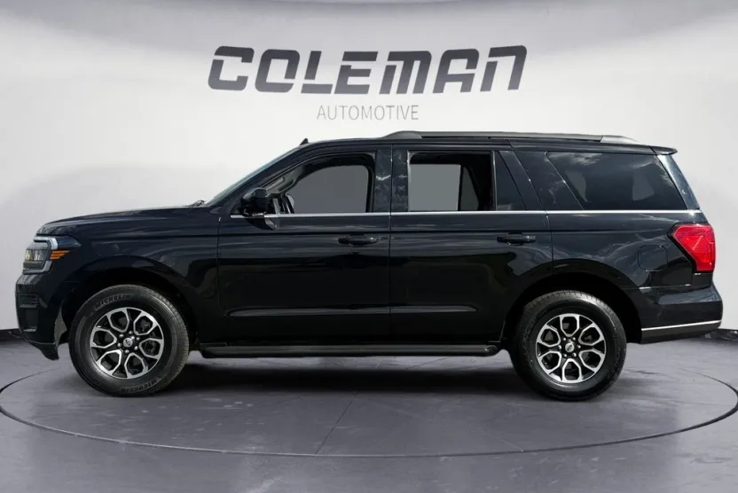 2024 Ford Expedition XLT photo 1
