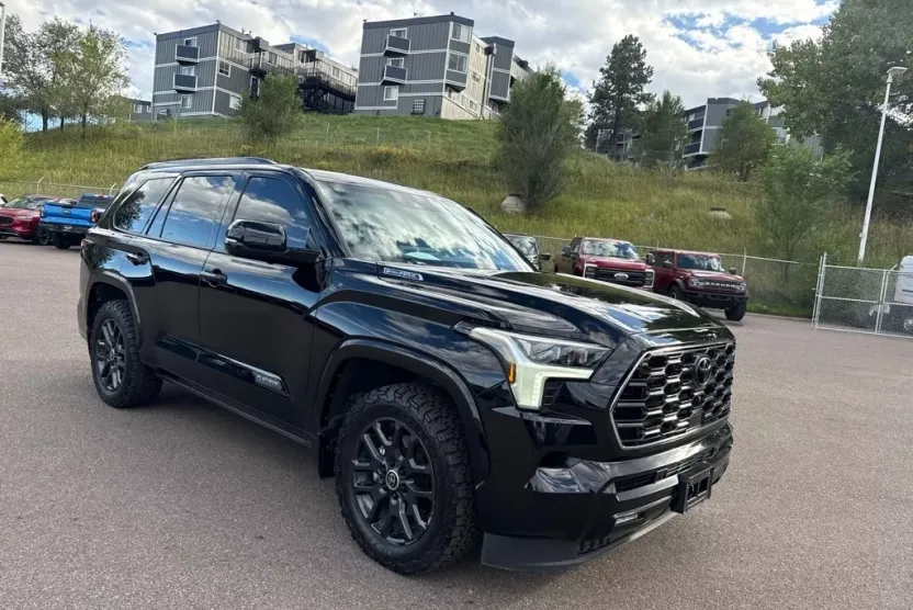 2024 Toyota Sequoia Platinum photo 1