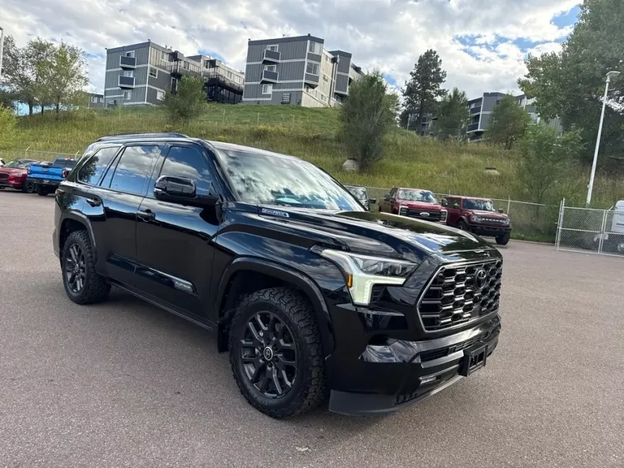 2024 Toyota Sequoia Platinum photo 1