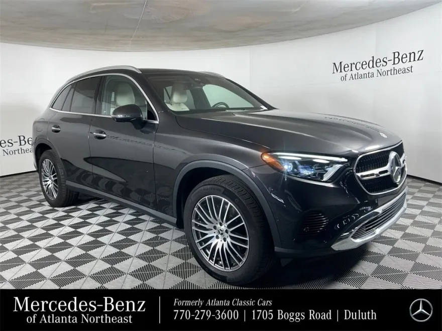 2024 Mercedes Benz GLC 300 photo 1