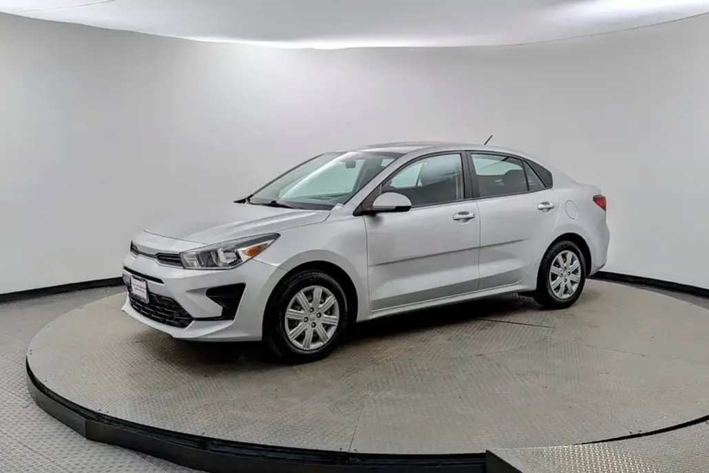 2022 Kia Rio S photo 1