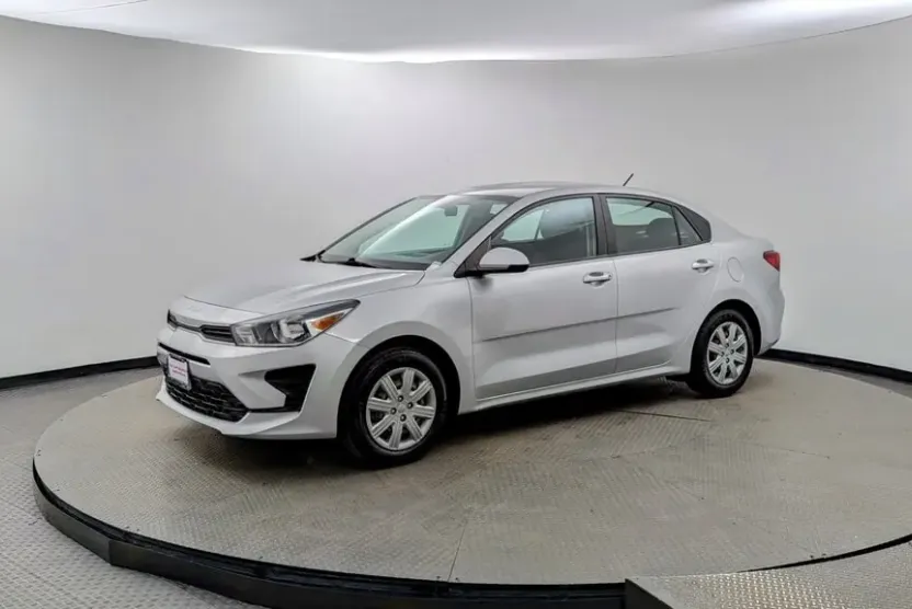 2022 Kia Rio S photo 1