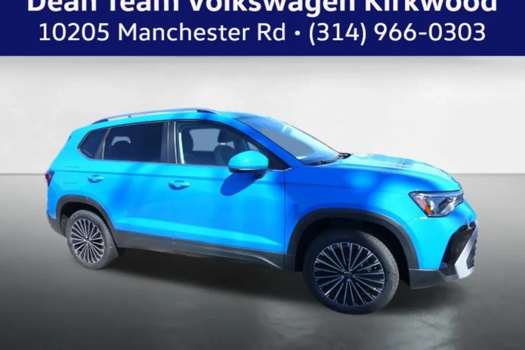 2025 Volkswagen Taos SE photo 1