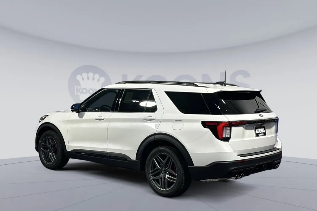 2025 Ford Explorer ST photo 1