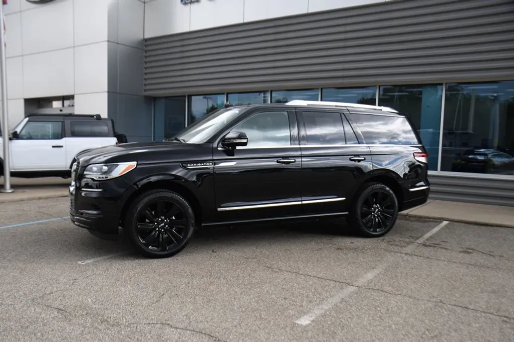 2023 Lincoln Navigator Reserve photo 1