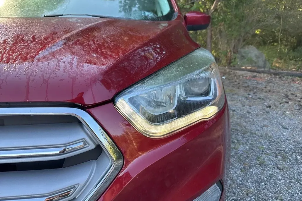 2018 Ford Escape SEL photo 1