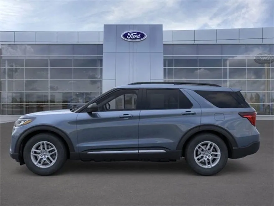 2025 Ford Explorer photo 1