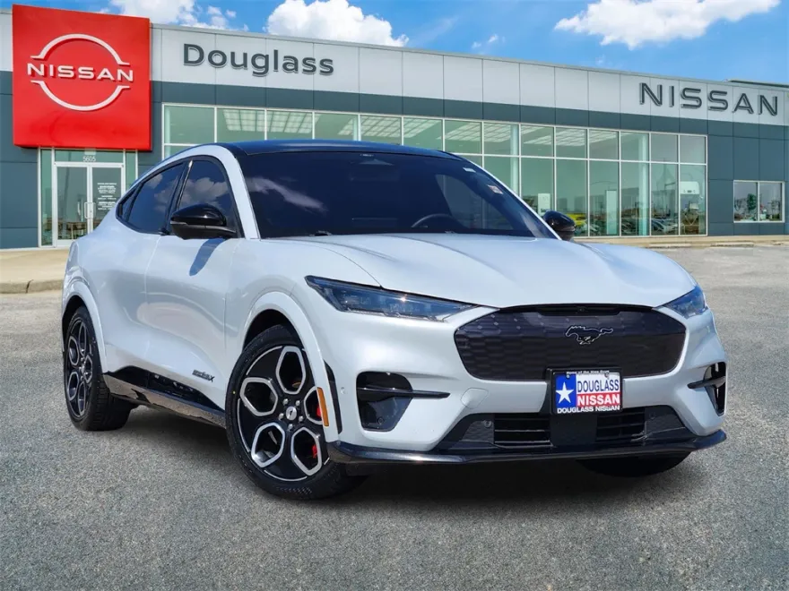 2022 Ford Mustang Mach-E GT photo 1