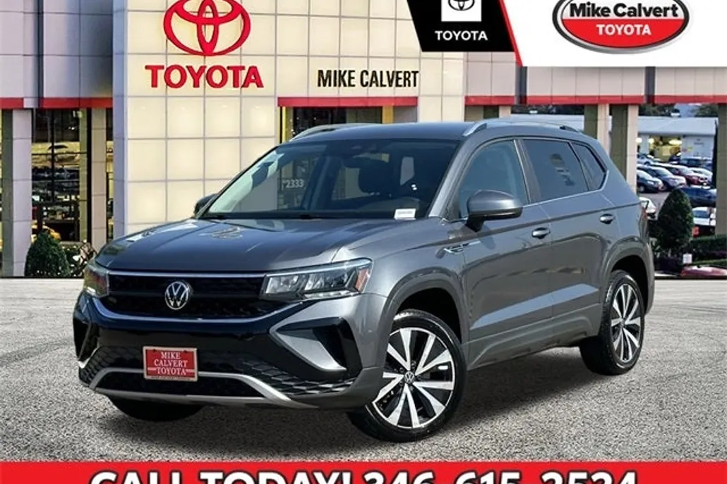 2024 Volkswagen Taos SE photo 1