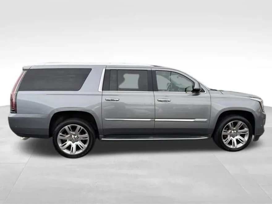 2018 Cadillac Escalade ESV Luxury photo 1